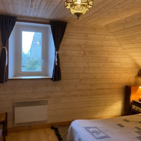 Spacious Near Omaha Asnieres-en-Bessin