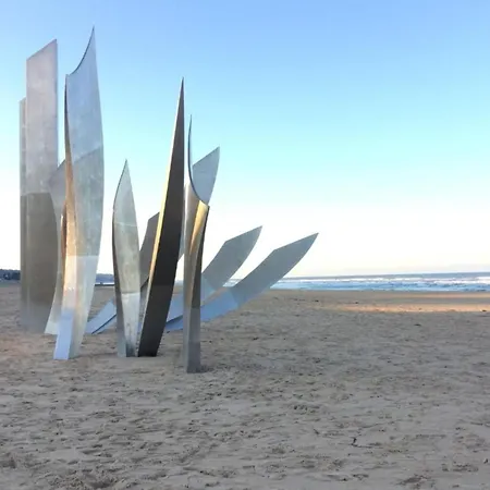 Spacious Near Omaha Asnieres-en-Bessin