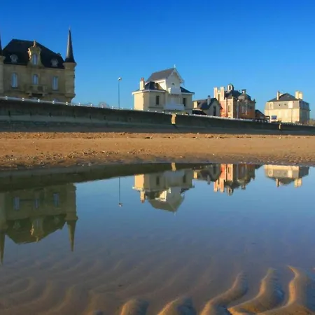 Spacious Near Omaha *