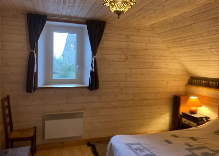 Spacious Near Omaha Asnieres-en-Bessin