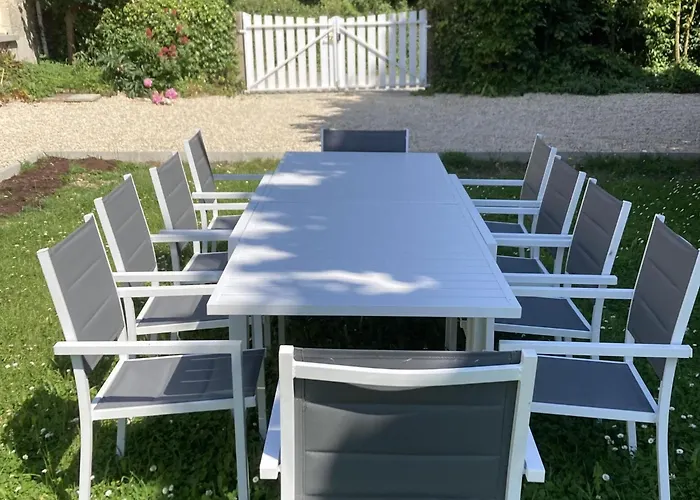 Spacious Near Omaha Asnieres-en-Bessin