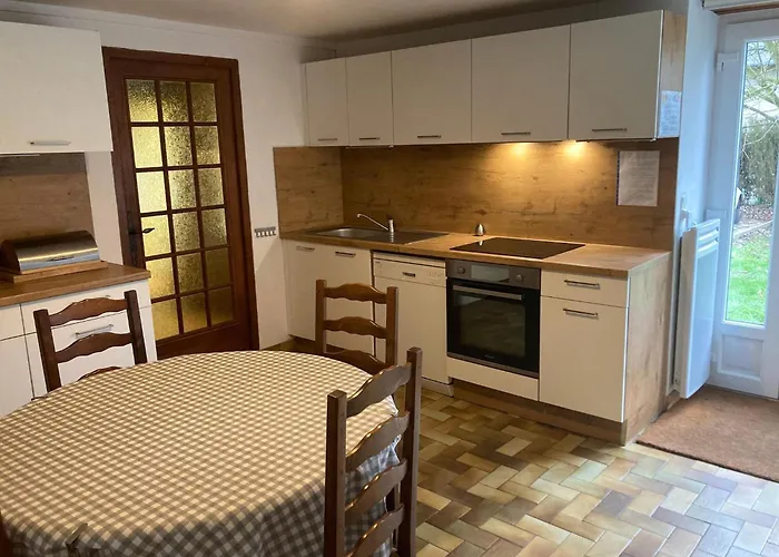 Spacious Near Omaha *