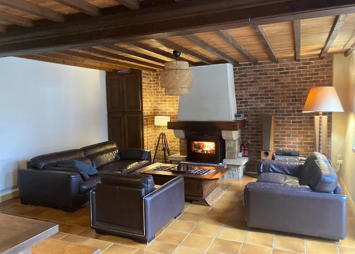 Spacious Near Omaha Asnieres-en-Bessin